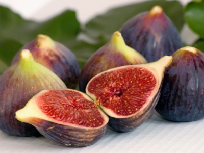 Immerse yourself in our perfume with exquisite notes of fig