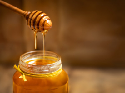Aromas sedutores de mel: a tendência de perfume que você deve conhecer